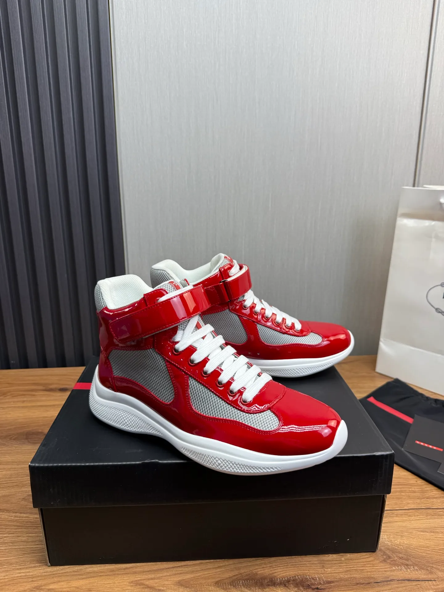 Men's shoes 700💰 [PRADA] Hot selling items🔥Must be recommended every day~~ Official website synchronized, 1:1 high quality shipments✔️ Imported cowhide fabric, cowhide lining, original bottom, high-end airplane box packaging🎁 38-45 (38.45 custom-made, non-refundable)
